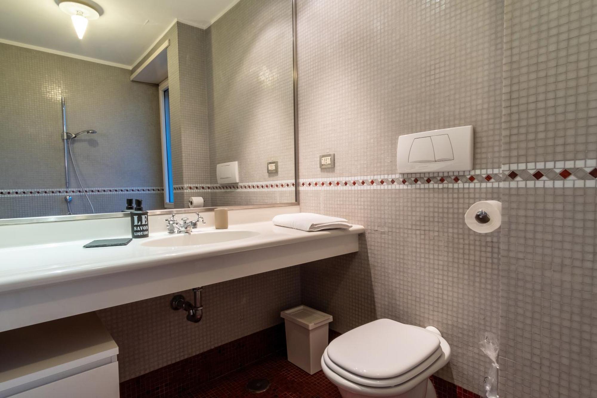 Attic With Terrace And Jacuzzi - Luxury Apartment Rom Eksteriør billede